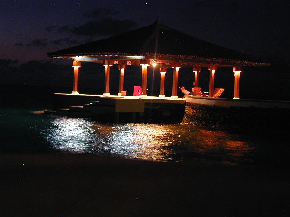 malediven_2008_157.jpg - Jetty von Club Faru