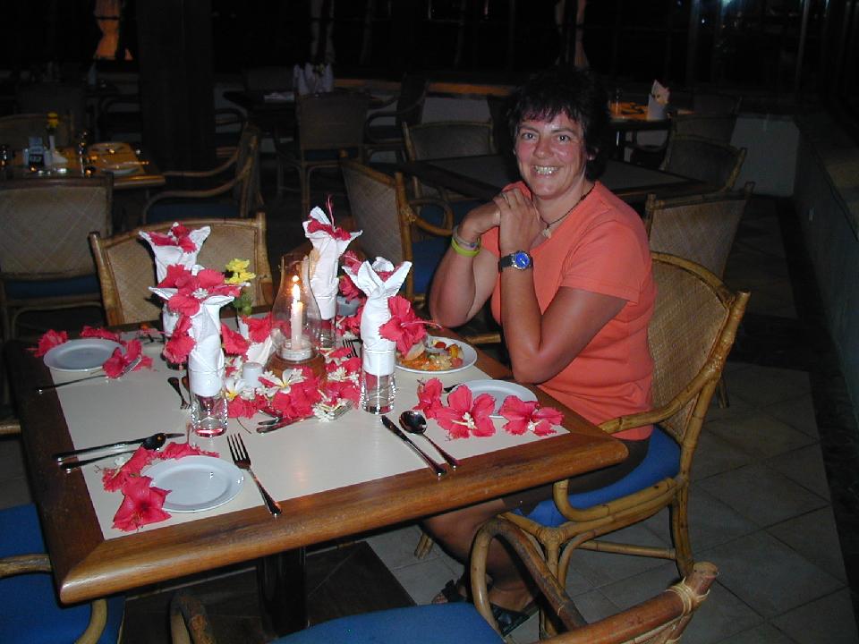 malediven_2008_176.jpg - Am Abend vor der Abreise unserer Tischnachbarn